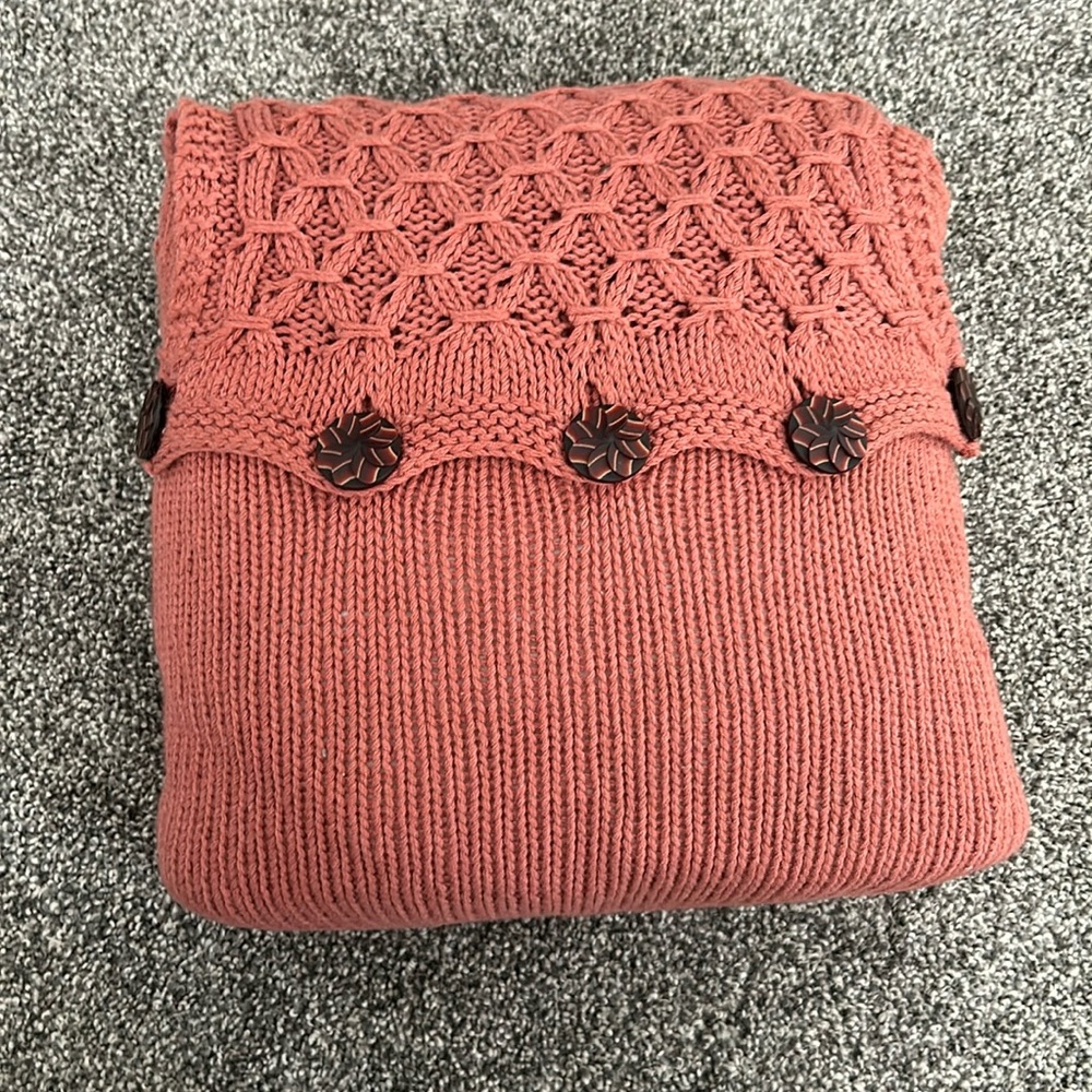 Hand knitted throw pillow case